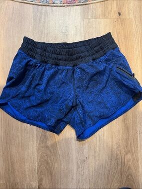 Lululemon Hotty Hot High-Rise Lined Short 2.5" - Black Paisley | Size 0